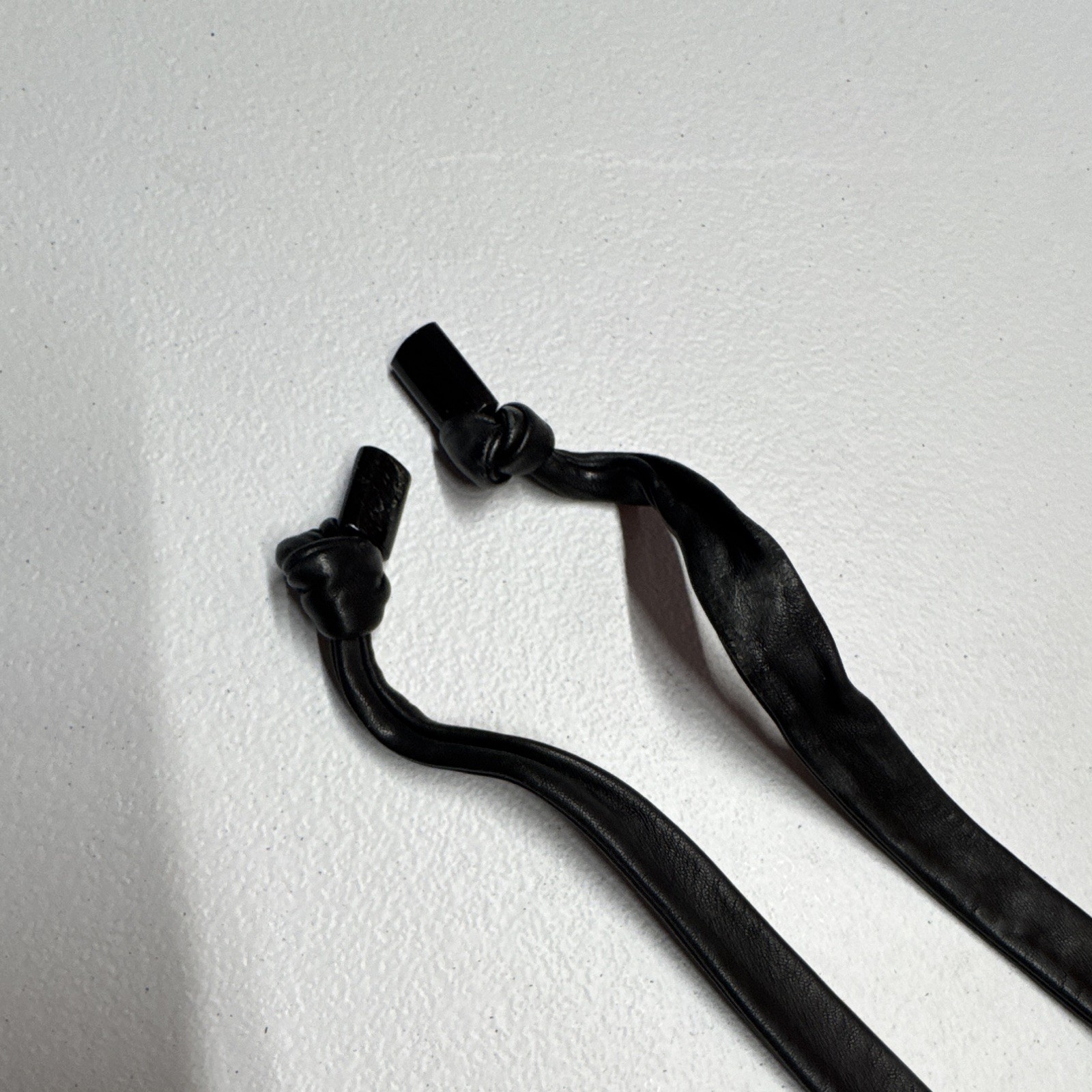 Black Leather Cord Tie Necklace White Oval Alabaster Charm Pendant 101426