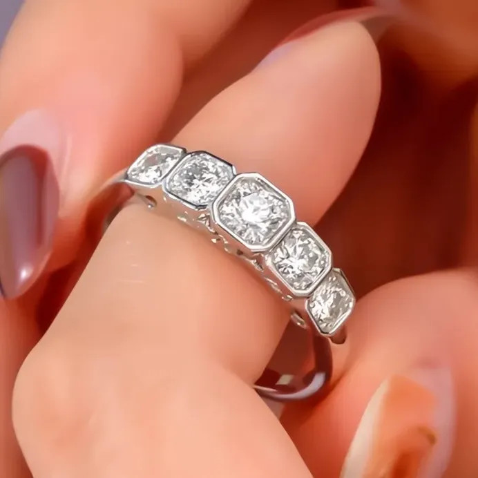 Modern Women’s Silver Geometric Cubic Zirconia Wedding Band Ring