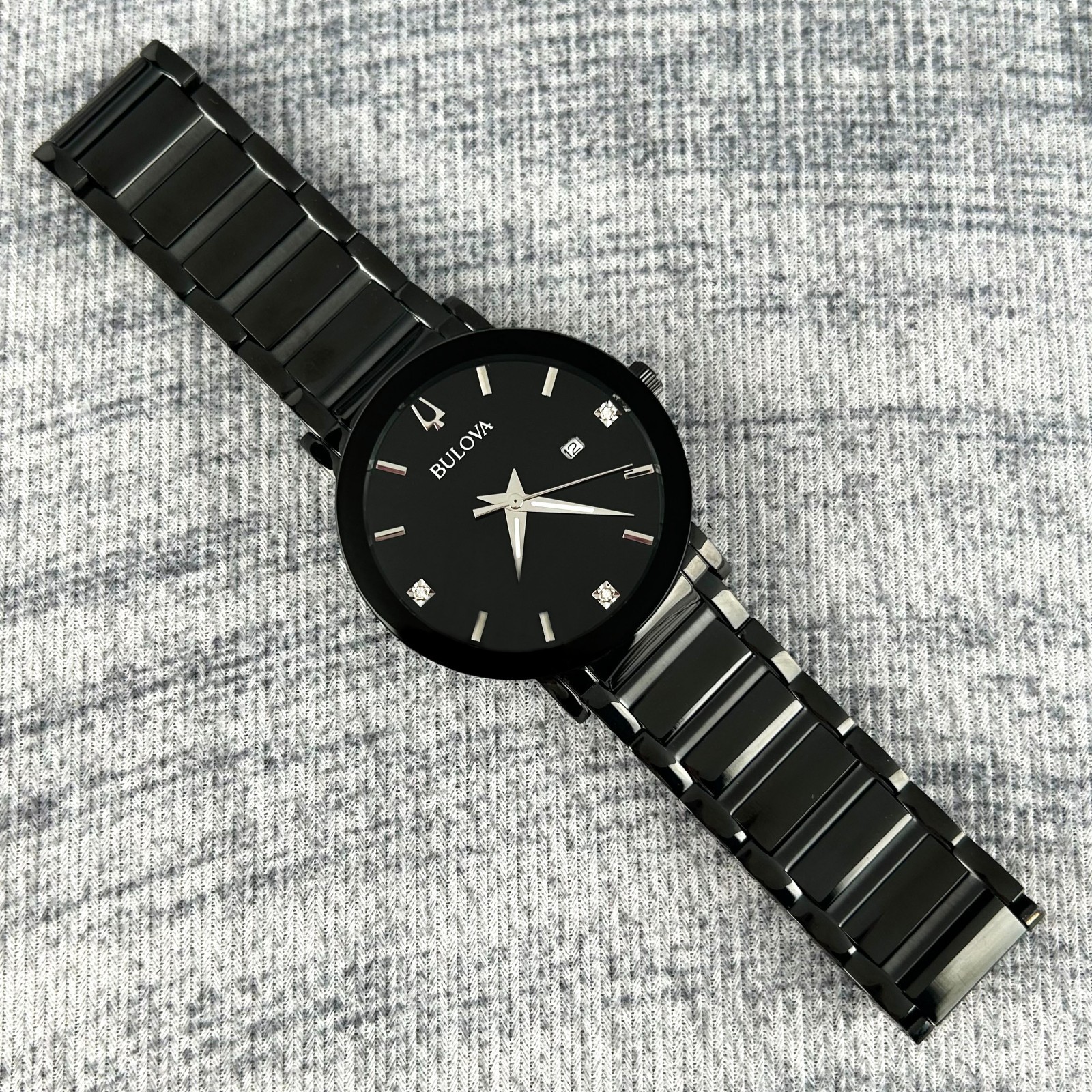 New Bulova Men’s Futuro Modern 98D144 Black Quartz Calendar Watch 42 MM