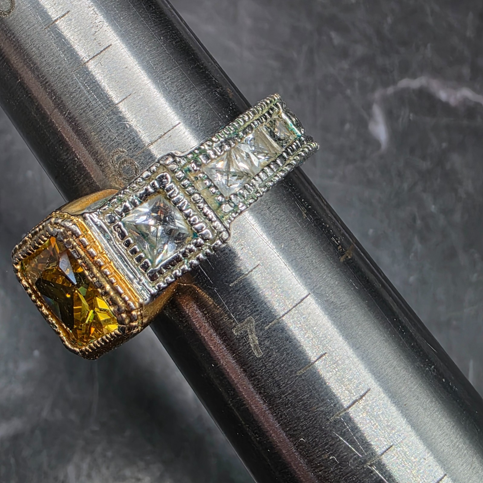 Vtg Rhodium Plated Radiant Yellow & White Brilliant CZ 9 Stone Ladies Ring