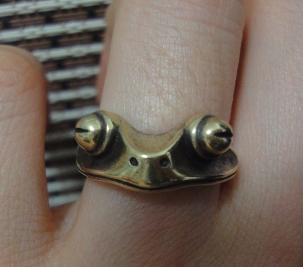 Vintage Style Brass Frog Toad Statue Adjustable Ring & Gift Box (US size 6-8)