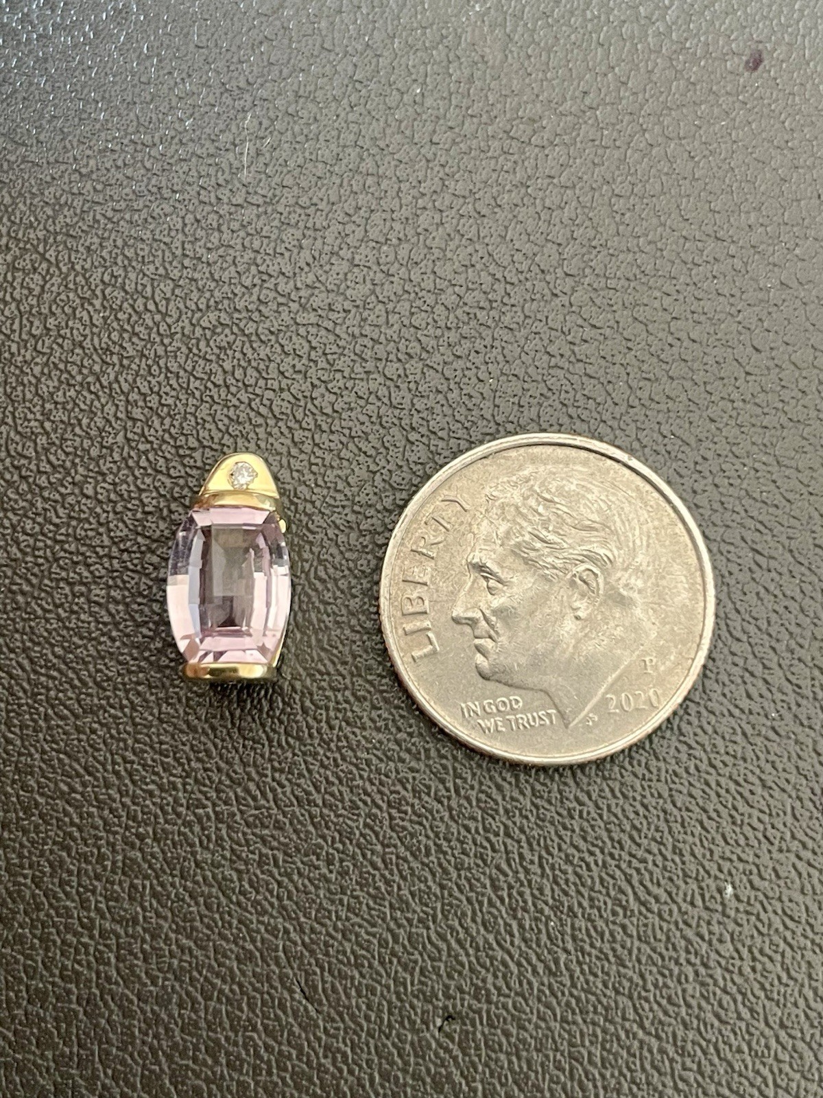 14KT Yellow Gold 1.5CT Amethyst 0.015CTW diamond pendant (F74)