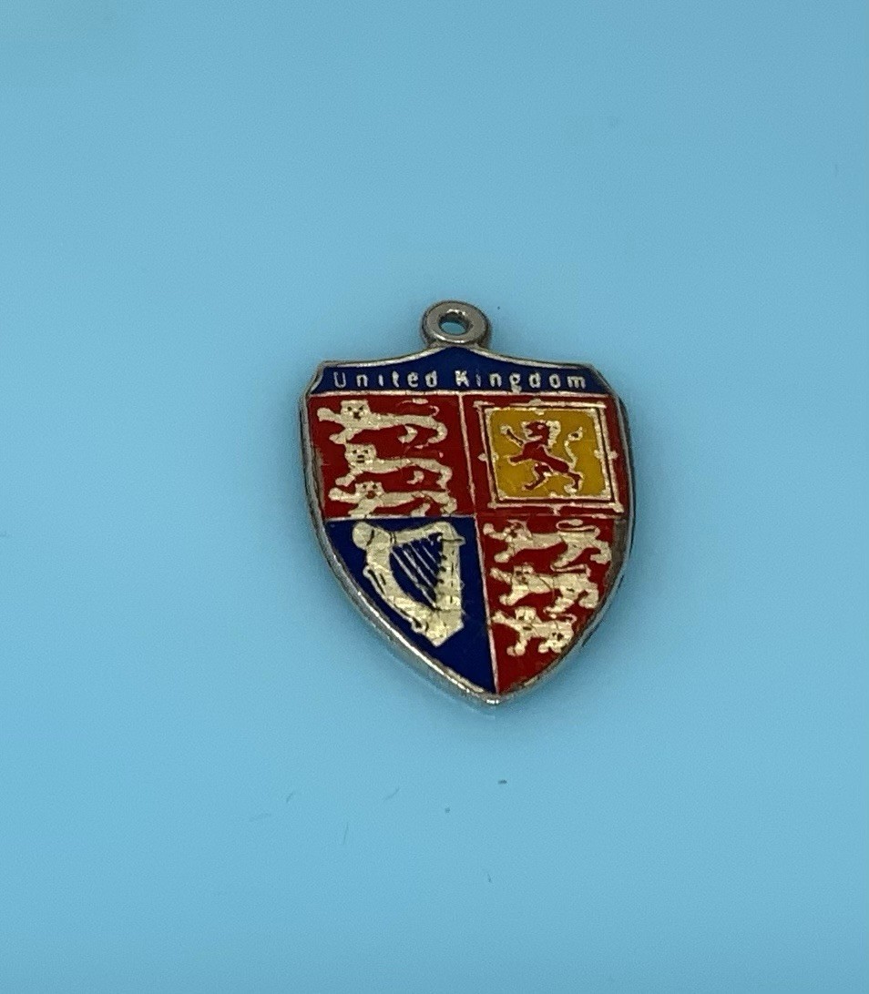 Vintage United Kingdom Coat of Arms Silver Shield Bracelet Charm 1.7g