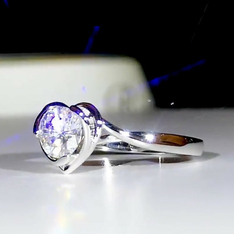 Fashion Sterling Silver Love Heart Shinning Moissanite Ring Adjustable