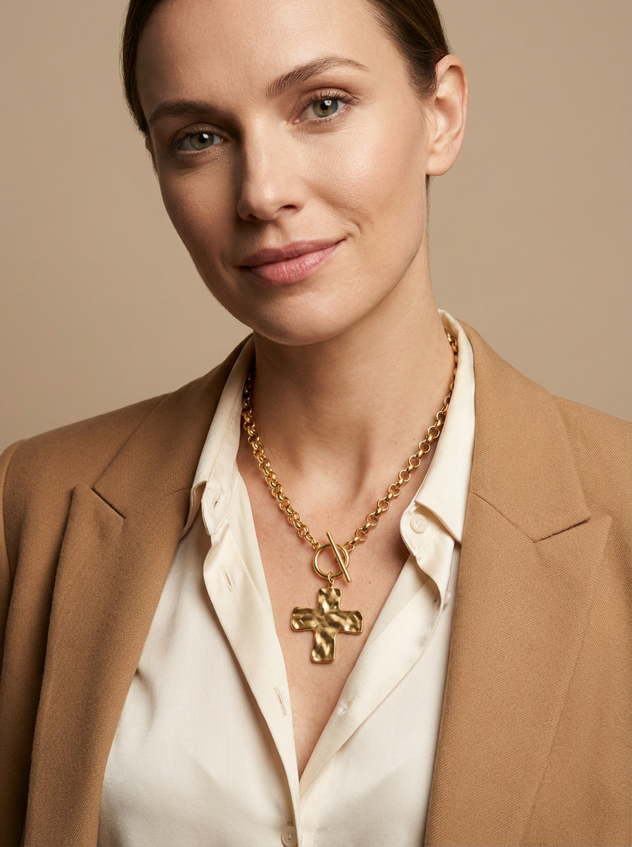 1pc Minimalist Fashionable Gold Hammered Thick Cross Pendant Necklace