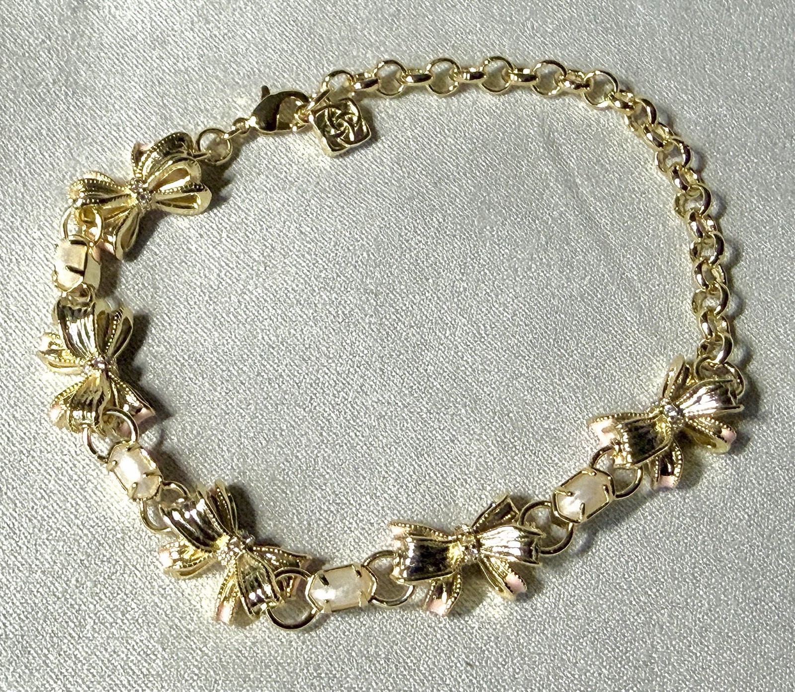 🎀NEW Kendra Scott🎀 x LoveShackFancy 🎀 Gold Bow Pink Enamel Charm Bracelet