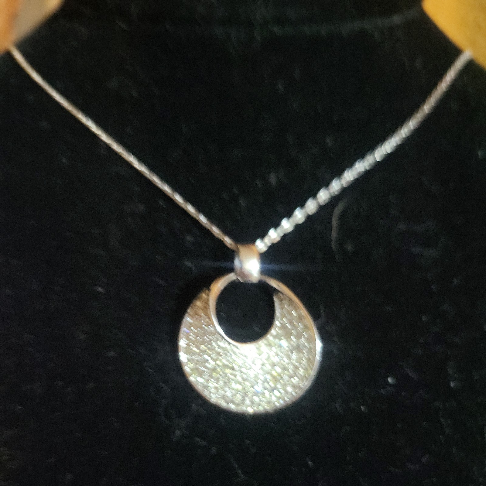 Swarovski Crystal Circle Necklace 17 Inches 6.3 grams