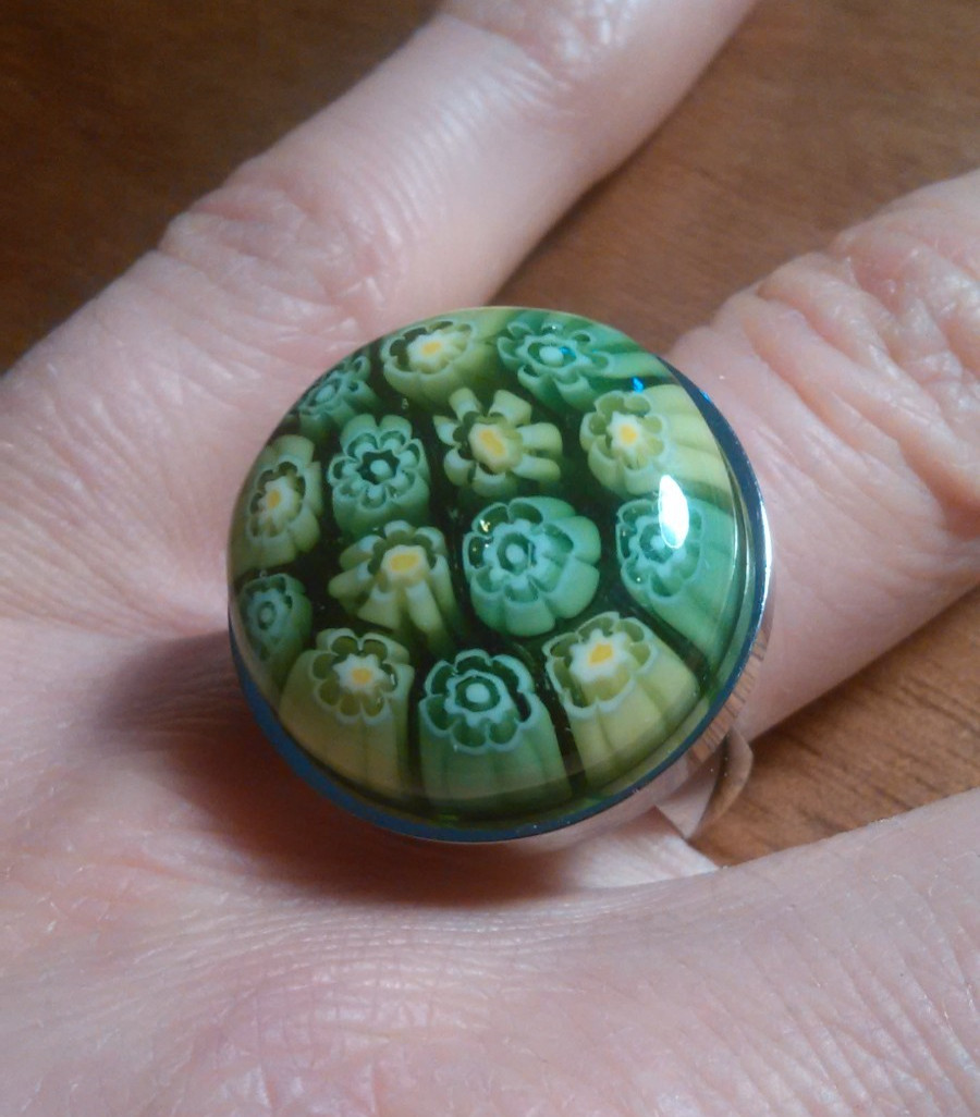 Green Murano Style Glass Stainless Steel Ring (Size 8)