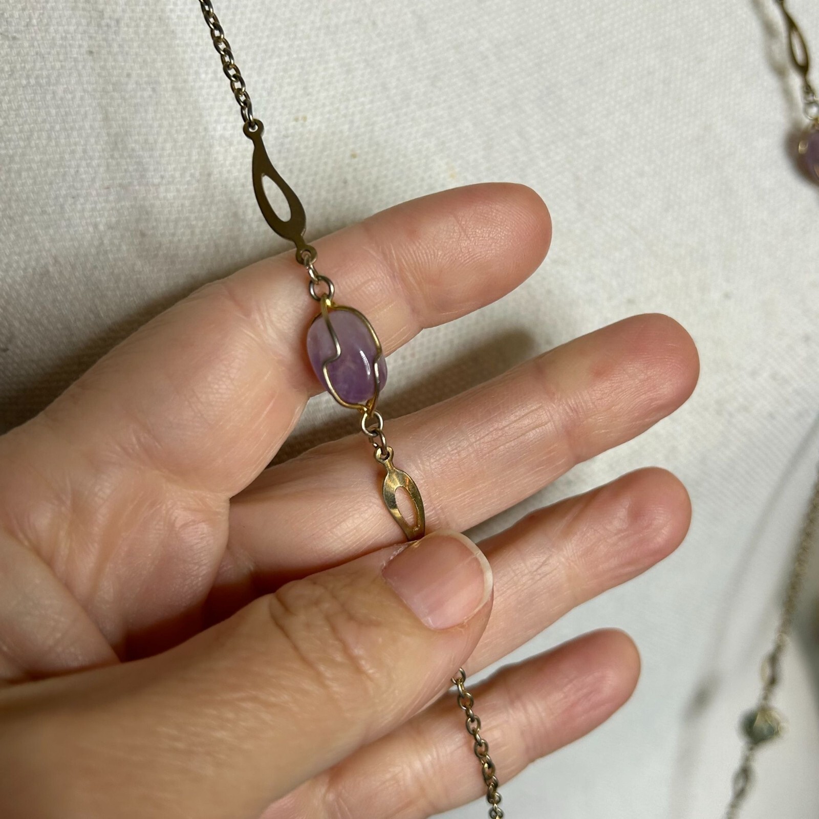 Single Strand Gold Colored Chain with Natural Multicolor Stones