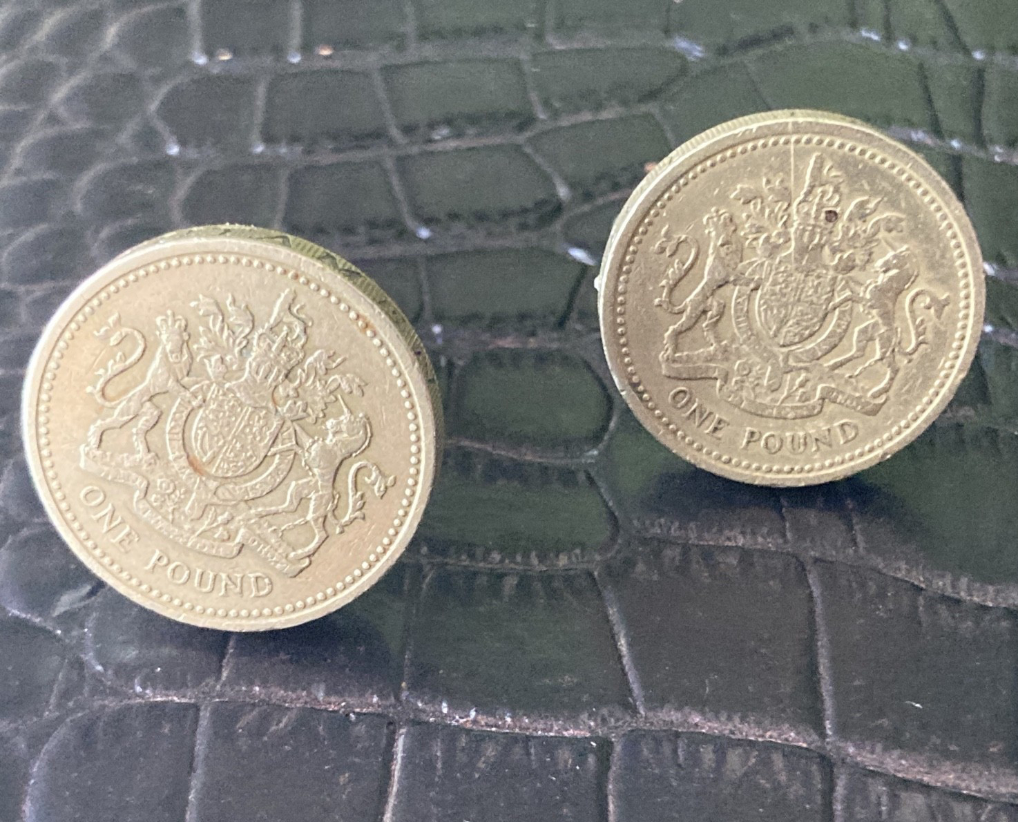 Vintage UK One Pound Coin Cufflinks Royal Coat of Arms – Handmade