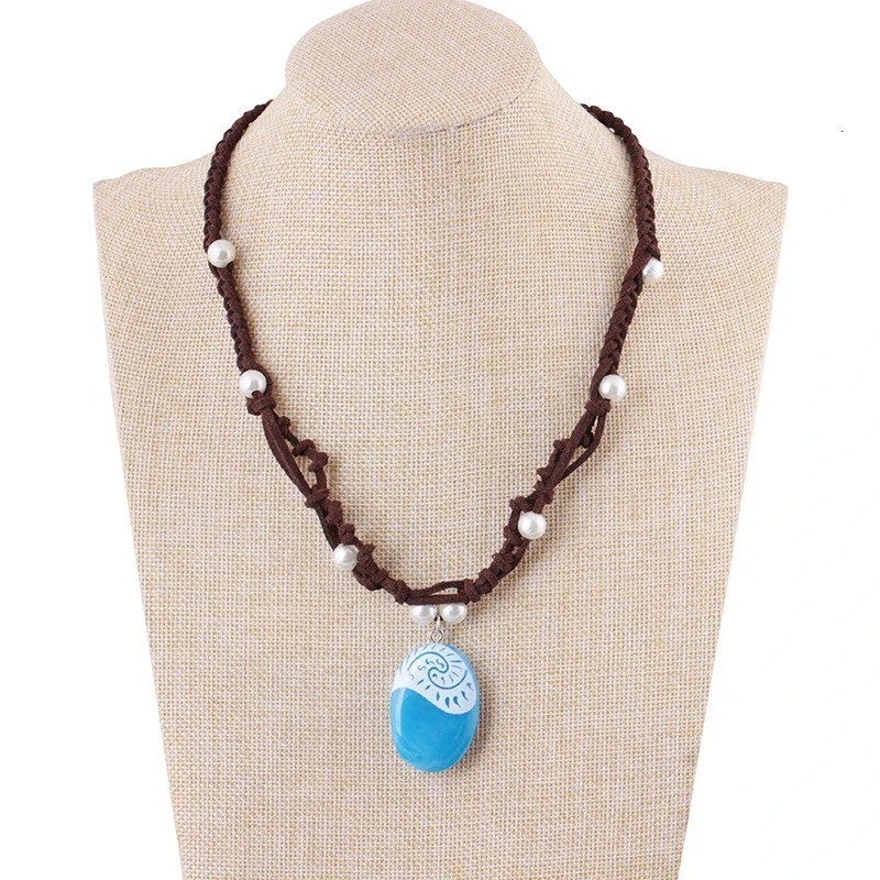 Disney Moana Necklace Lumious Magical Seashell Heart Girl Pendant Glow in Dark