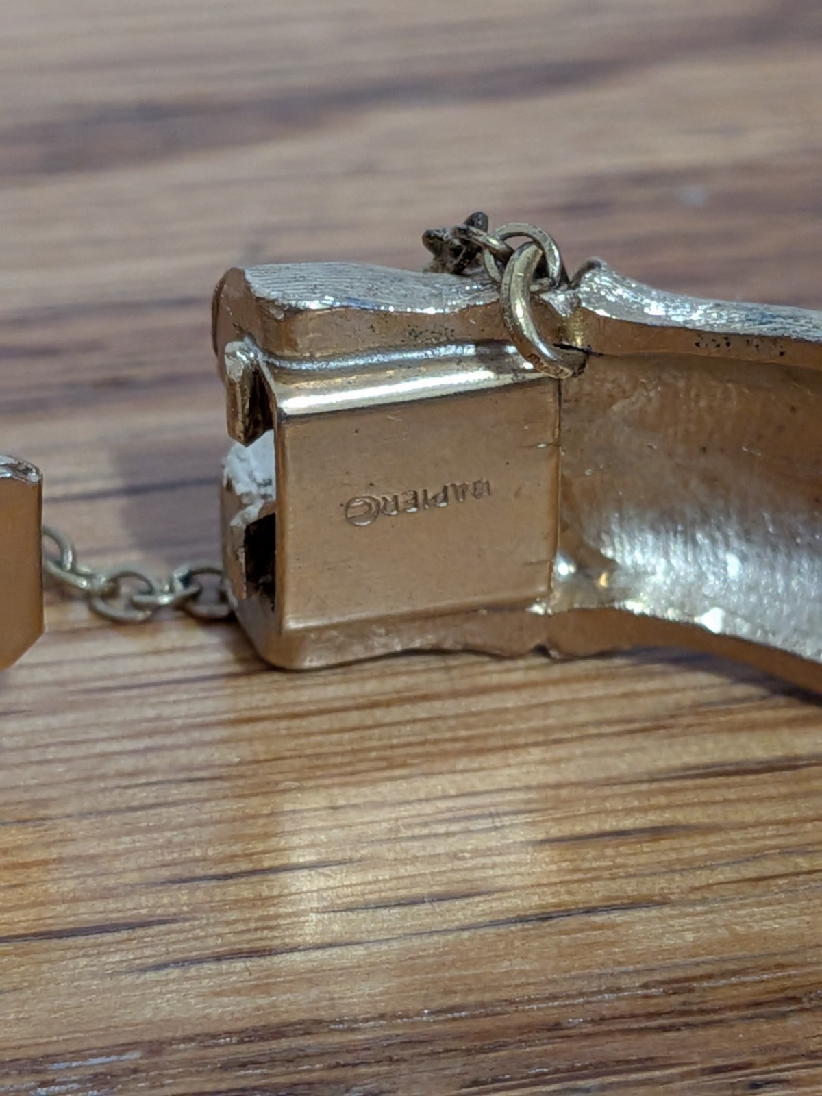 Vintage Napier Satin Brushed Gold Tone Bamboo Bangle Bracelet Safety Chain