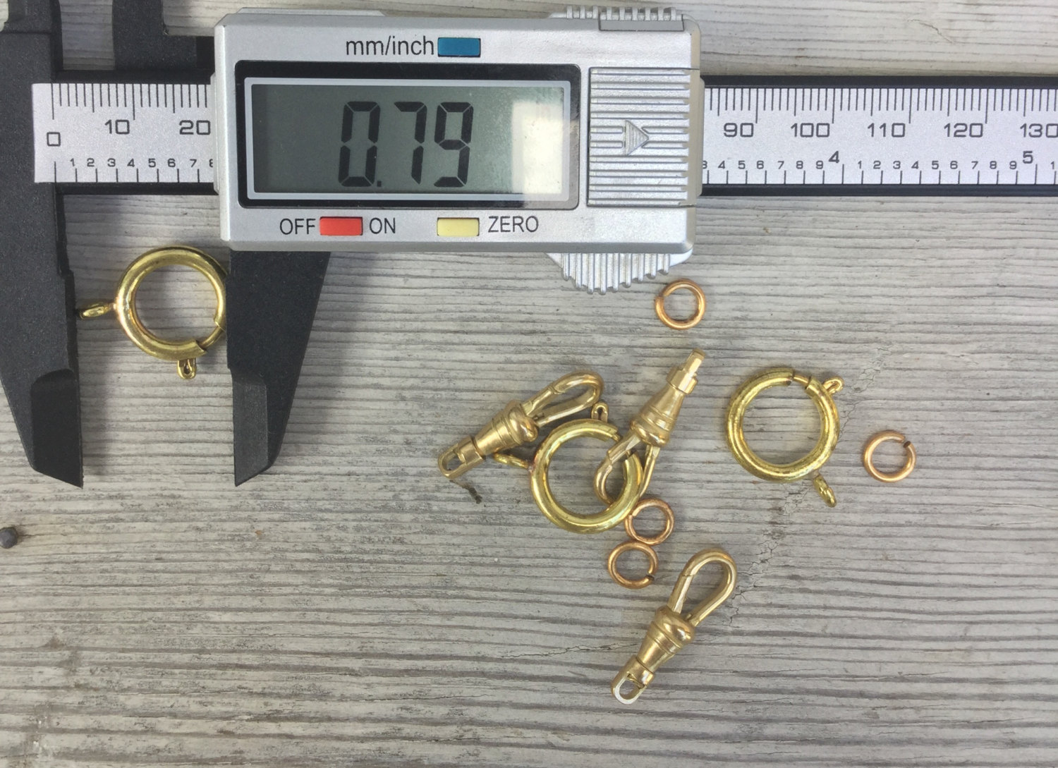 1 Set Gold Tone Spring Ring & Swivel Clip w Jump Rings. Clasps