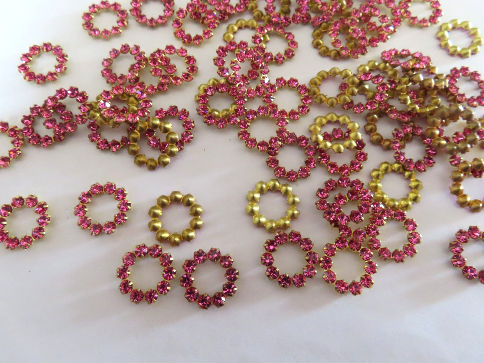 36 Swarovski Rhinestones (10-24pp) Brass circle settings 14mm Rose