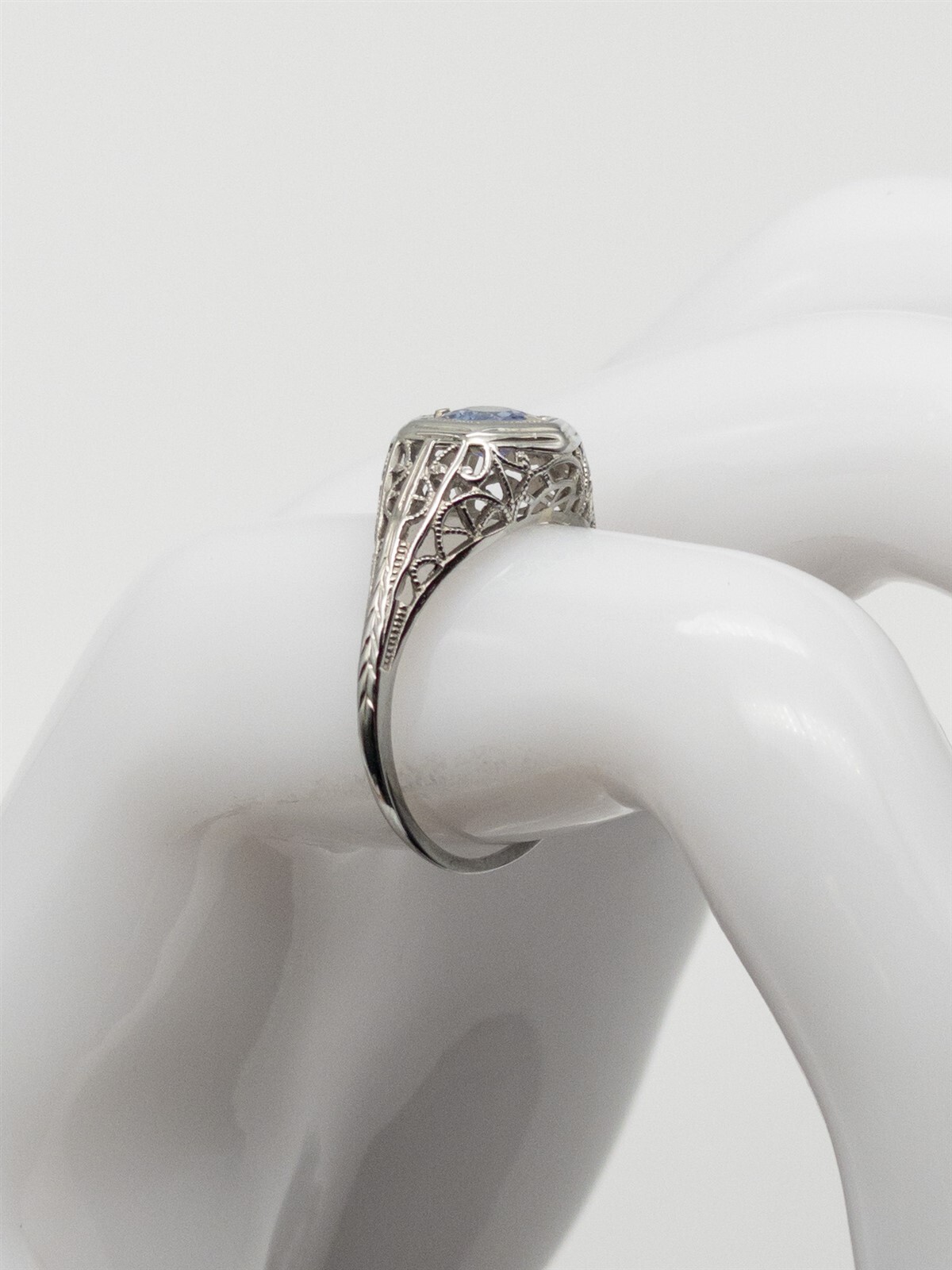 Antique 1920s $2400 .75ct Ceylon Blue Sapphire 18k White Gold Filigree Ring