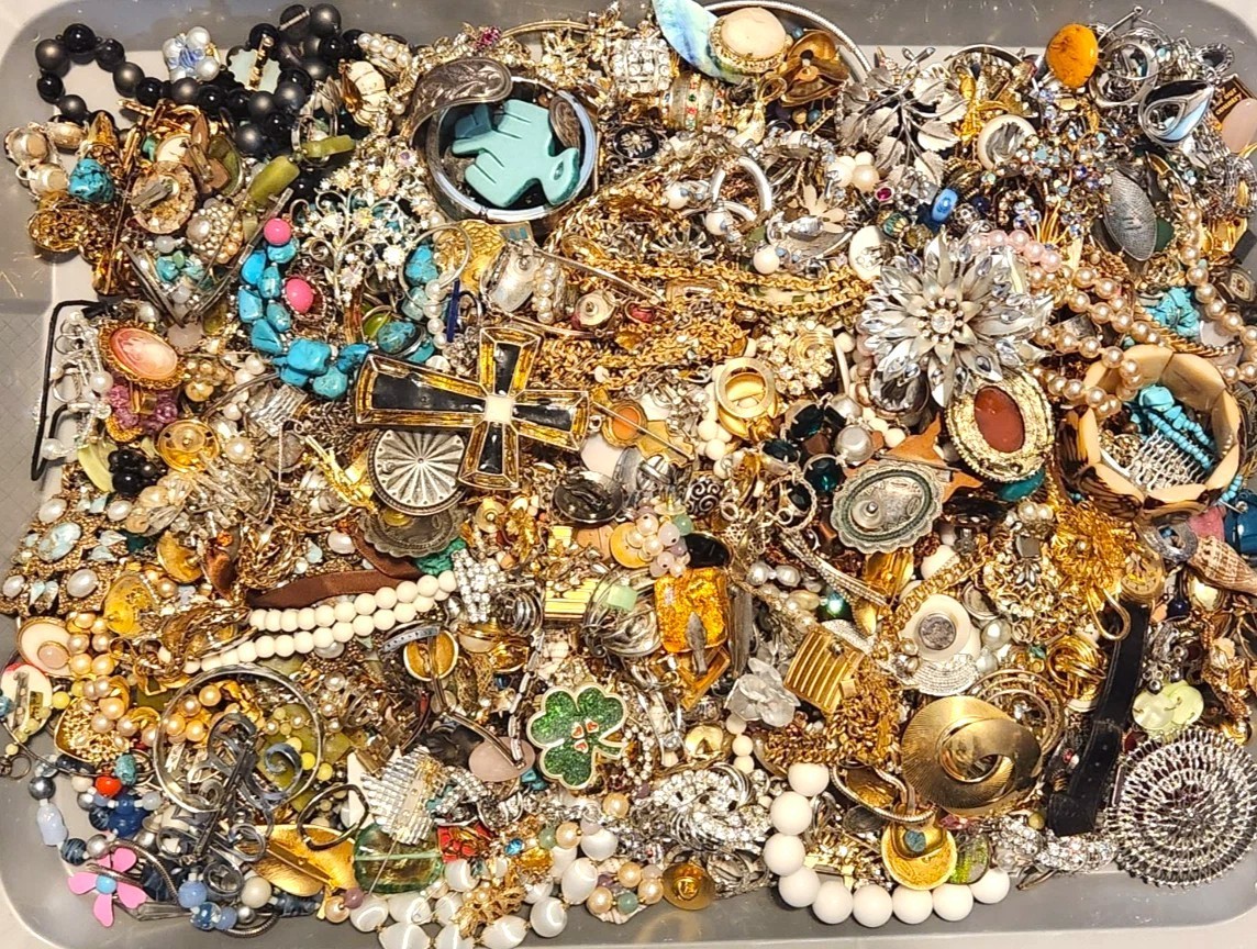 3 Pounds Unsorted Huge Lot VTG Jewelry Vintage Now Junk & Wear Resell Tangled In