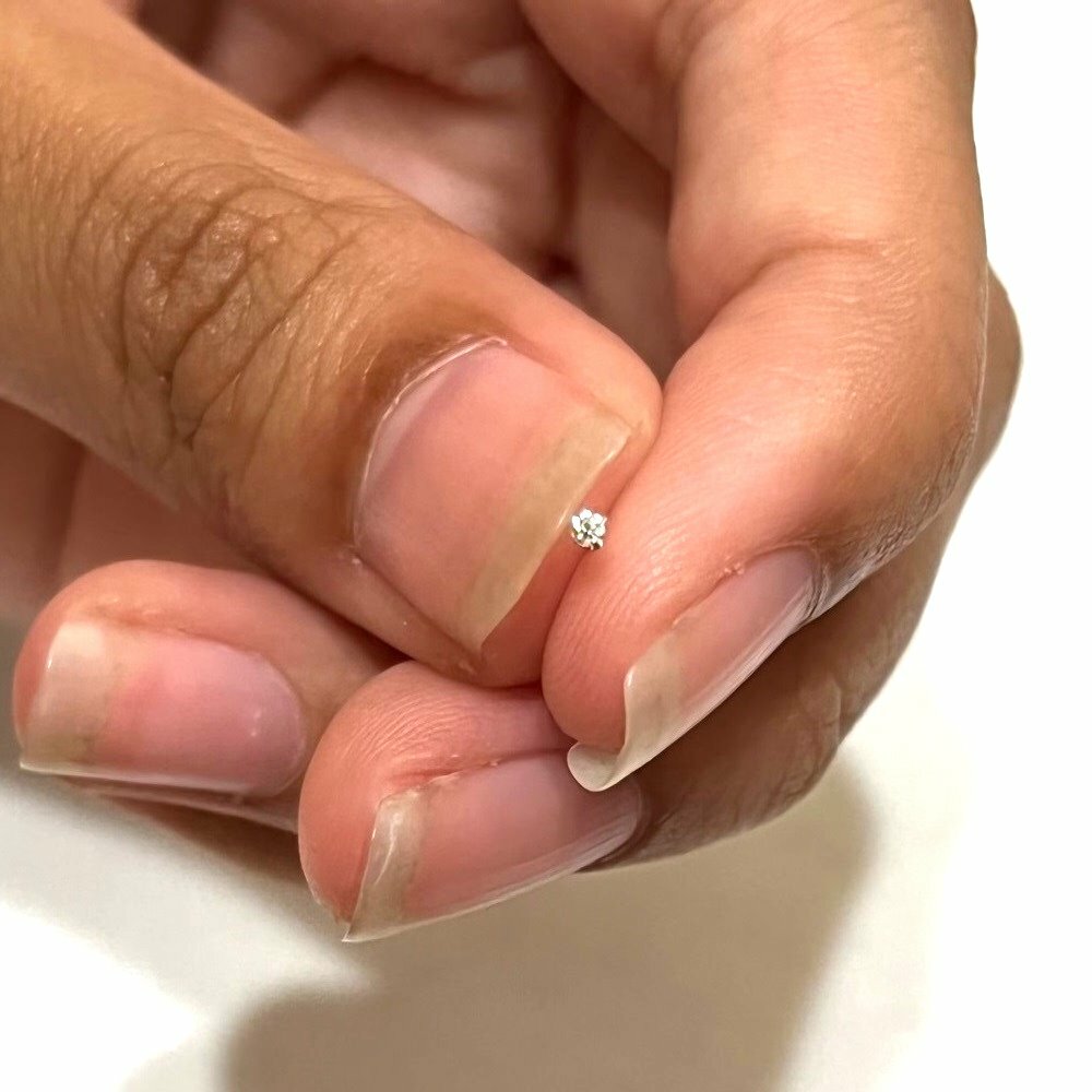TINY TINY TINY 0.9mm PRONG SET CZ SMALLEST GEM 22g Sterilized Nose “L” Stud.