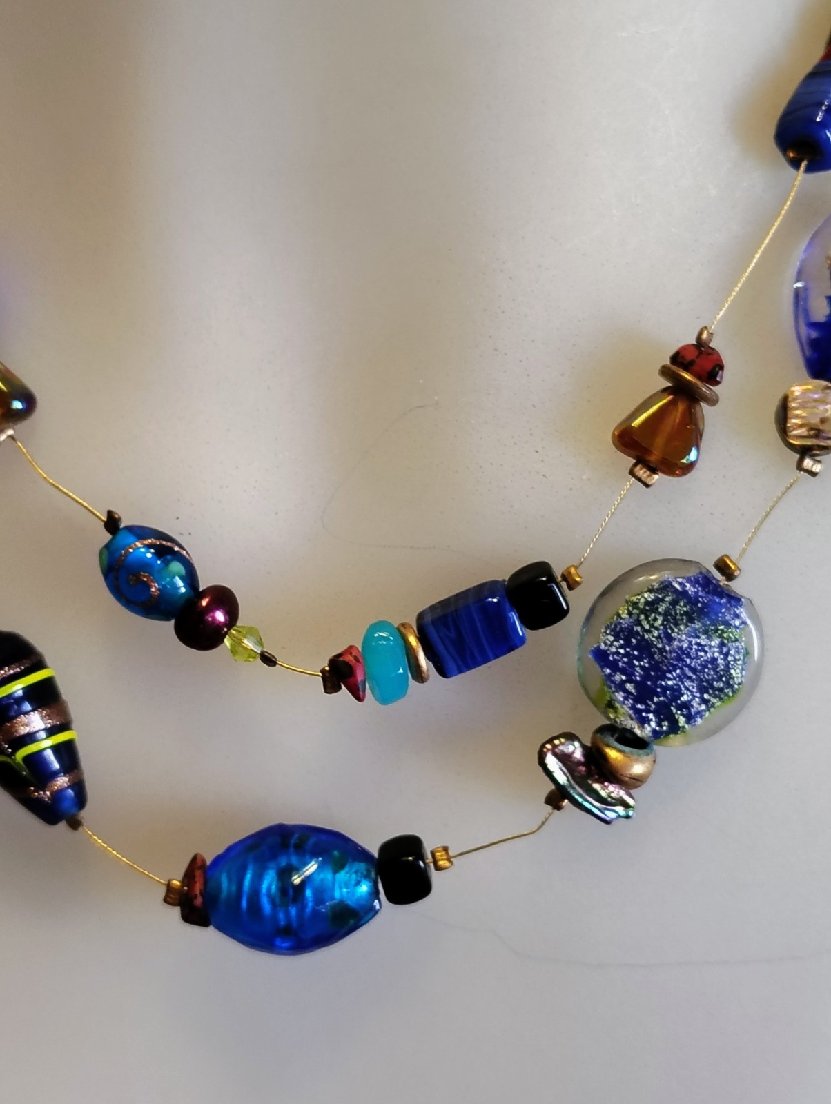 Chico’s Signed Blue & Gold Glass Beaded Necklace Adjustable Cable Chain Lobster