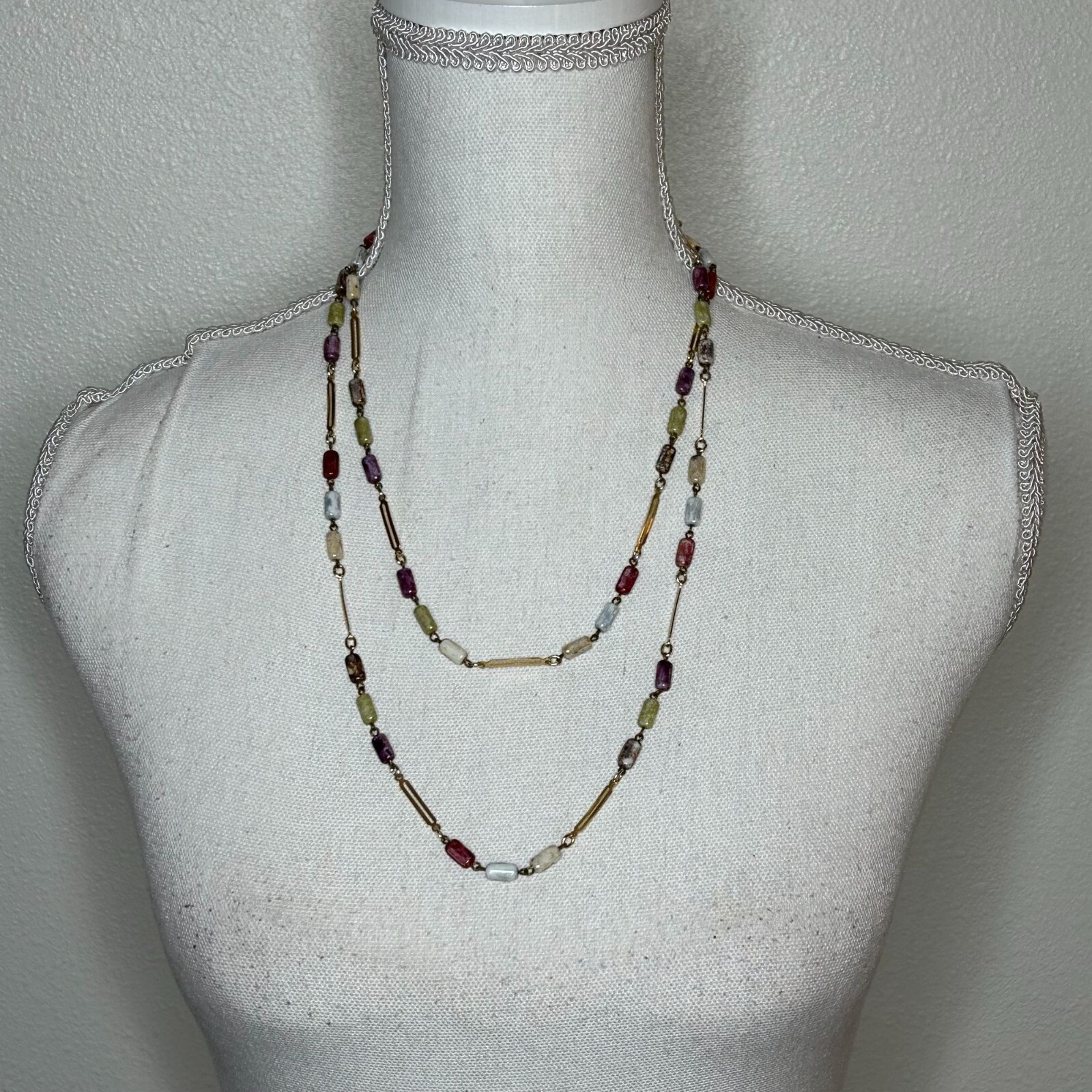 Single Strand Gold Colored Chain Necklace w/Multicolored Stones
