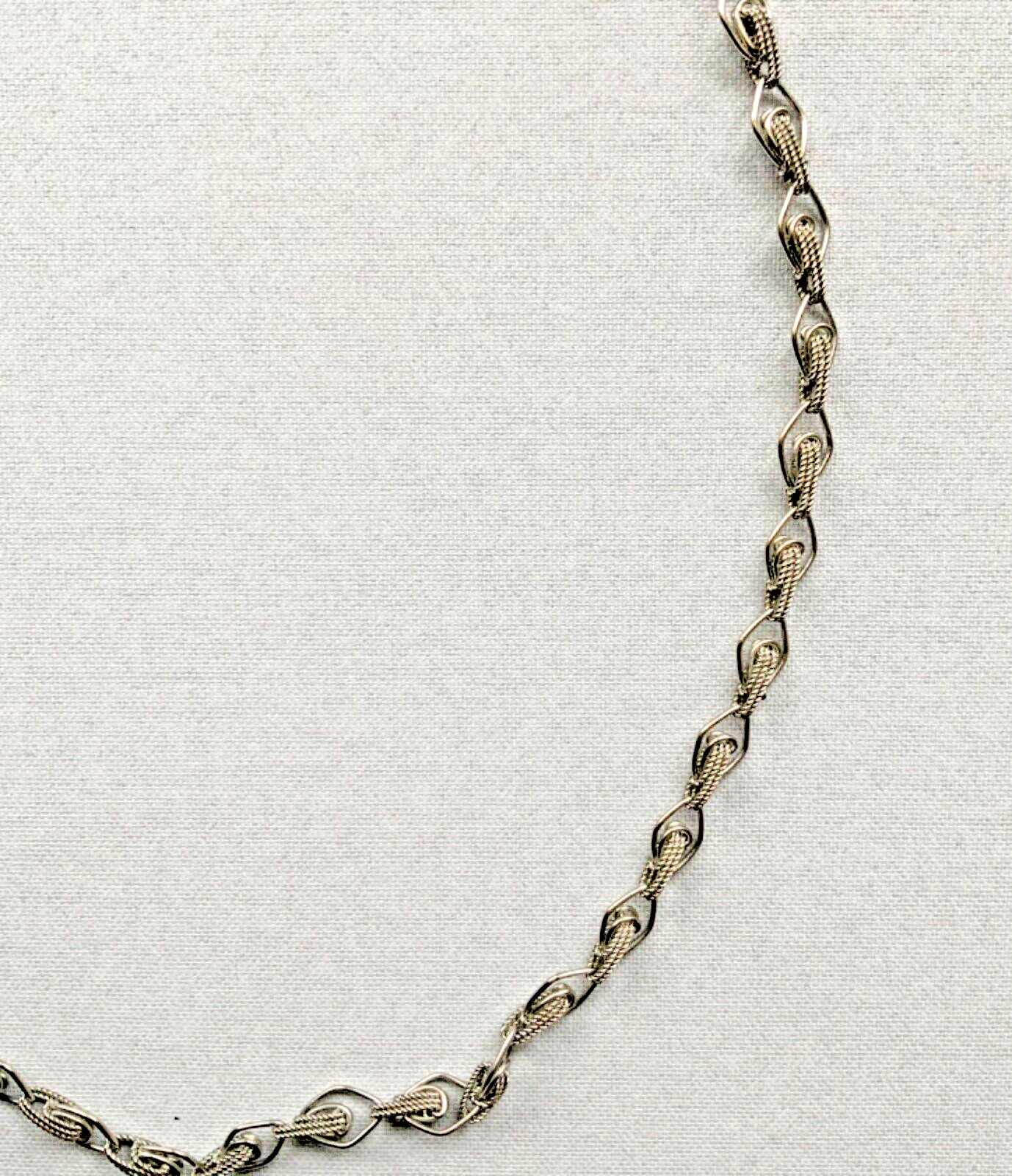 BEAUTIFUL EMBOSSED SINGLE ROPE CHAIN SILVER TONE FASHION NECKLACE 24”