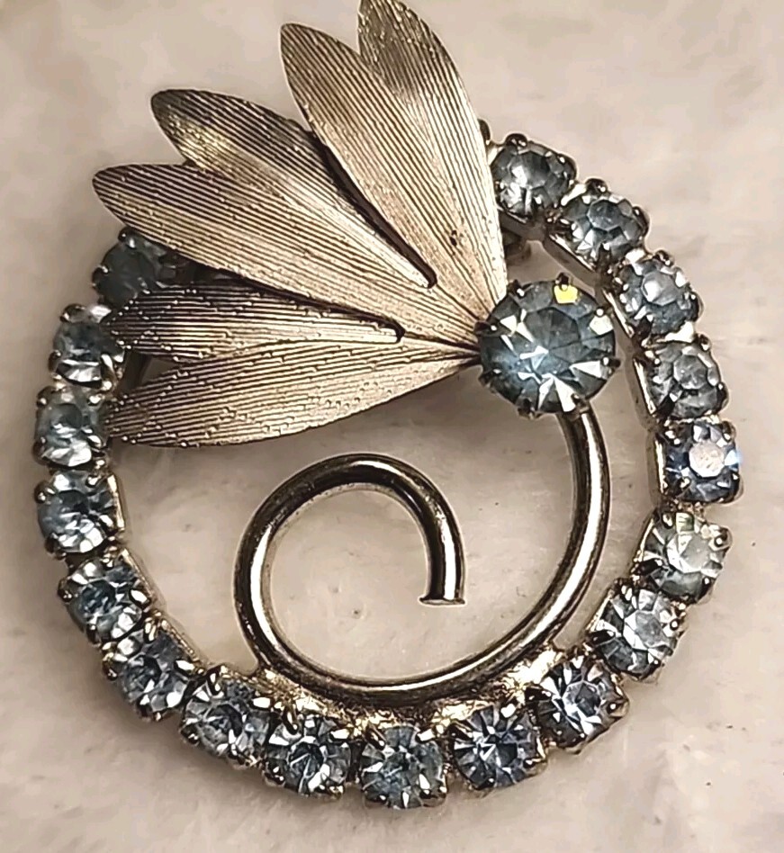 Vintage Lt Blue Prong Set Faceted Rhinestone Fan Brooch Estate Find Unsigned