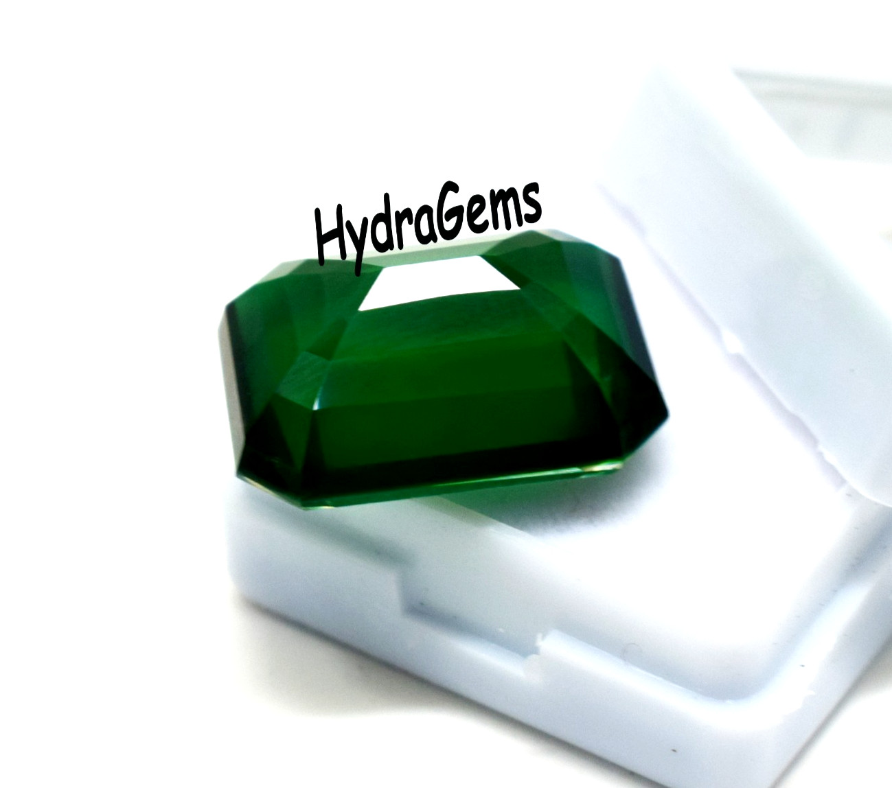 Certified 30 Ct Zambian Natural Vivid Green Emerald Cut Emerald Loose Gemstone