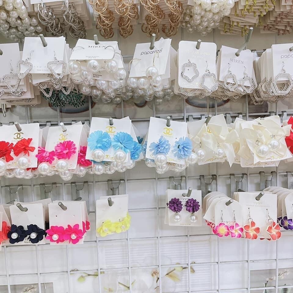 50 pairs of fashion earring. Lot earring