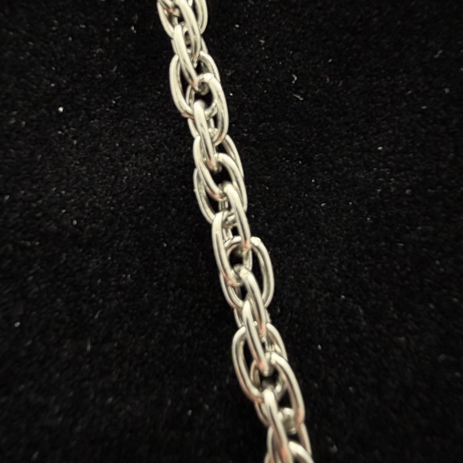 Silver Tone Pendant Necklace Teardrop Shape Modern Textured 24 in