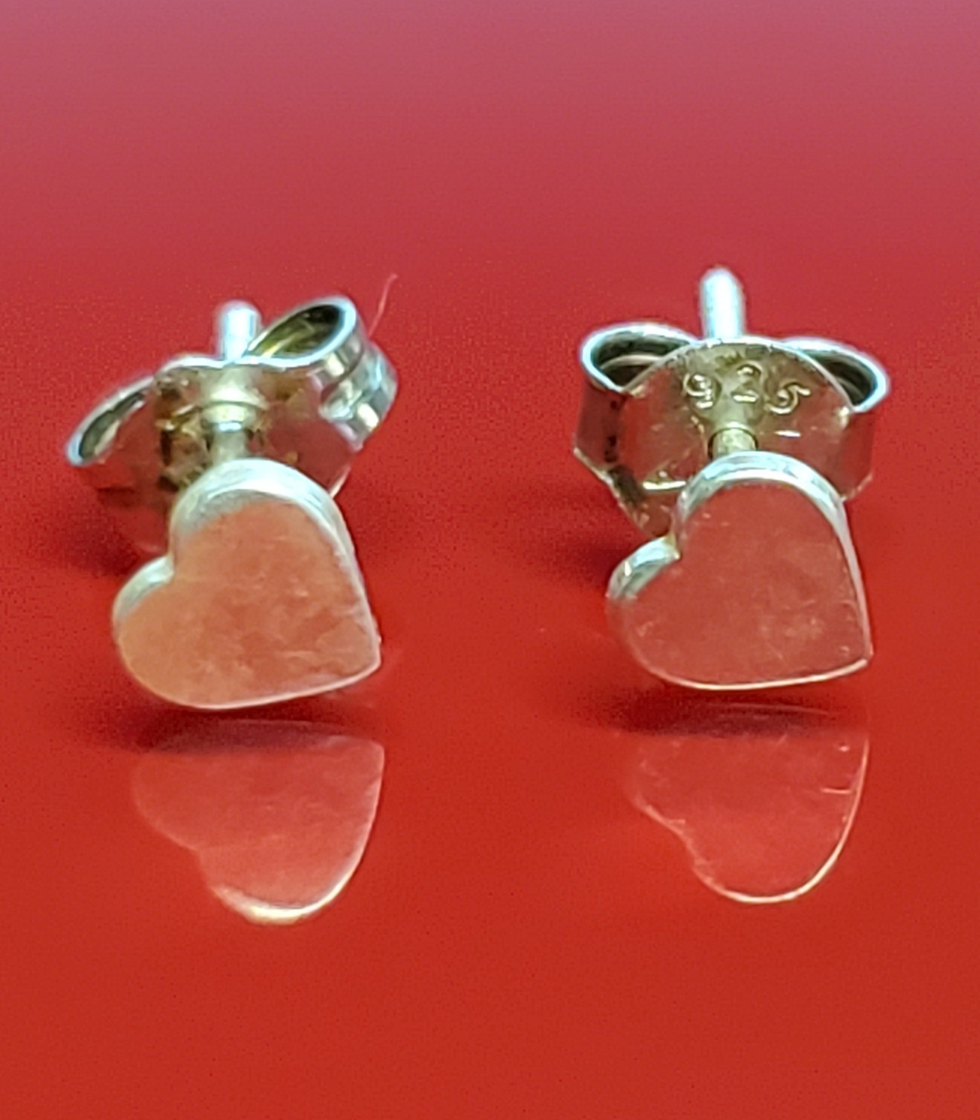 VTG Heart Stud Earrings 0.25in Silver Lightweight Everyday Wear Dainty READ