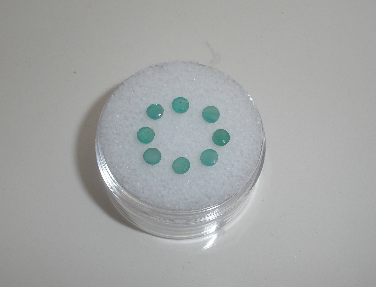 8 Colombian emerald round loose faceted natural gems 3mm each