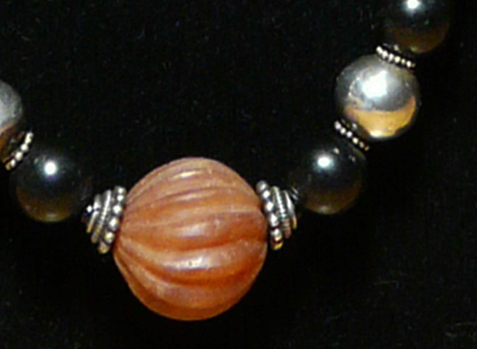 TRIBAL SIVER & BLACK AGATE & CARNELIAN CENTER BEAD_7 STRAND WIRE_30 IN NECKLACE