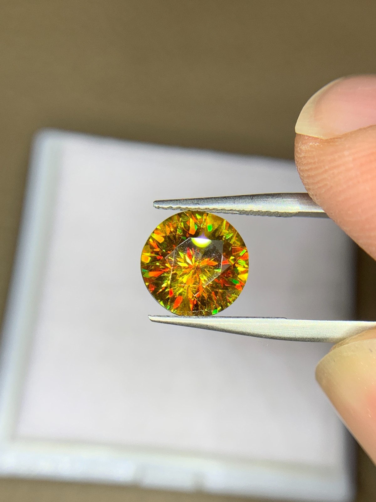 Natural 3.20 Carat Round Rare Sphene (Titanite) | Brilliant Full Fire | Eye-Catc