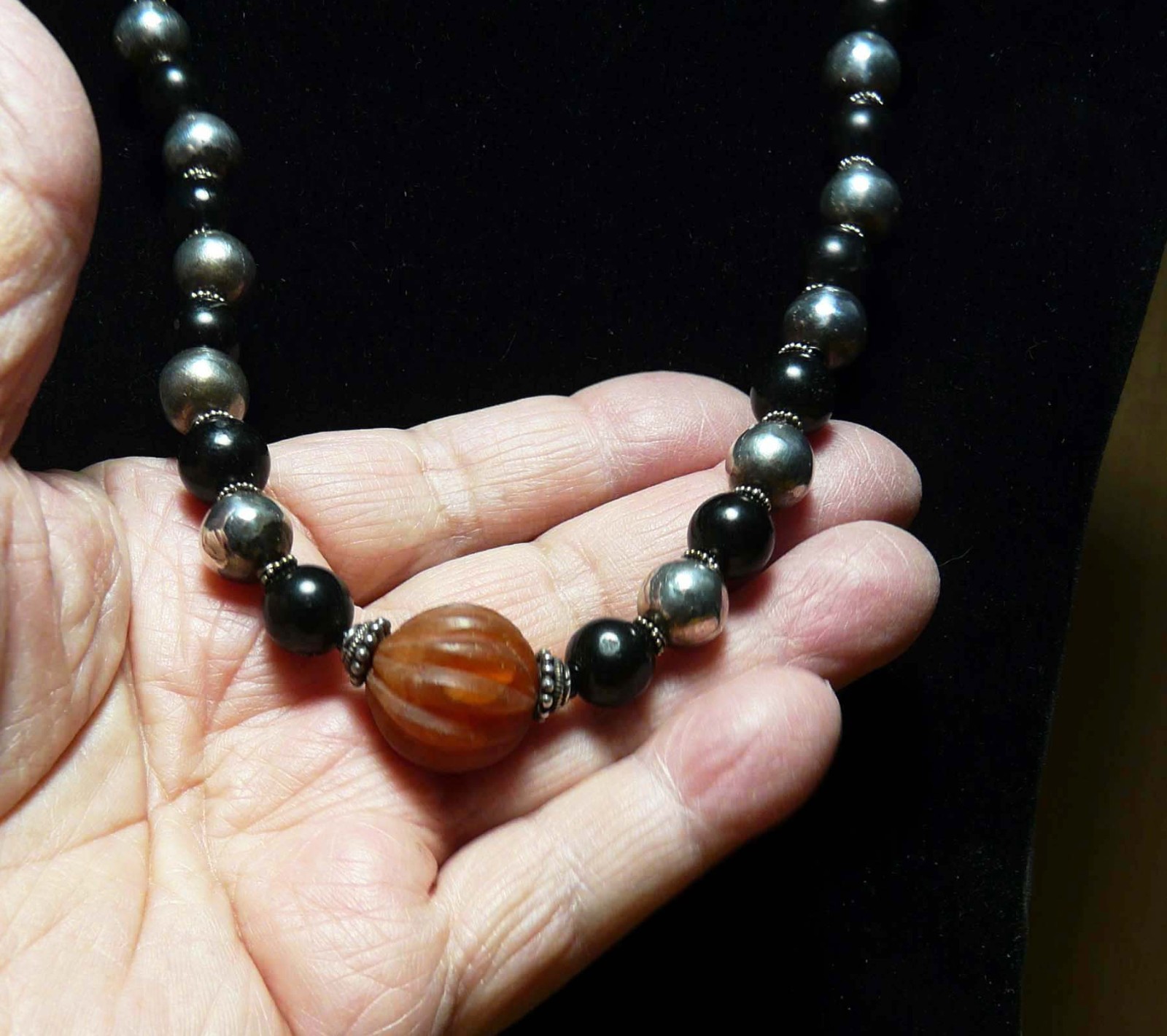 TRIBAL SIVER & BLACK AGATE & CARNELIAN CENTER BEAD_7 STRAND WIRE_30 IN NECKLACE
