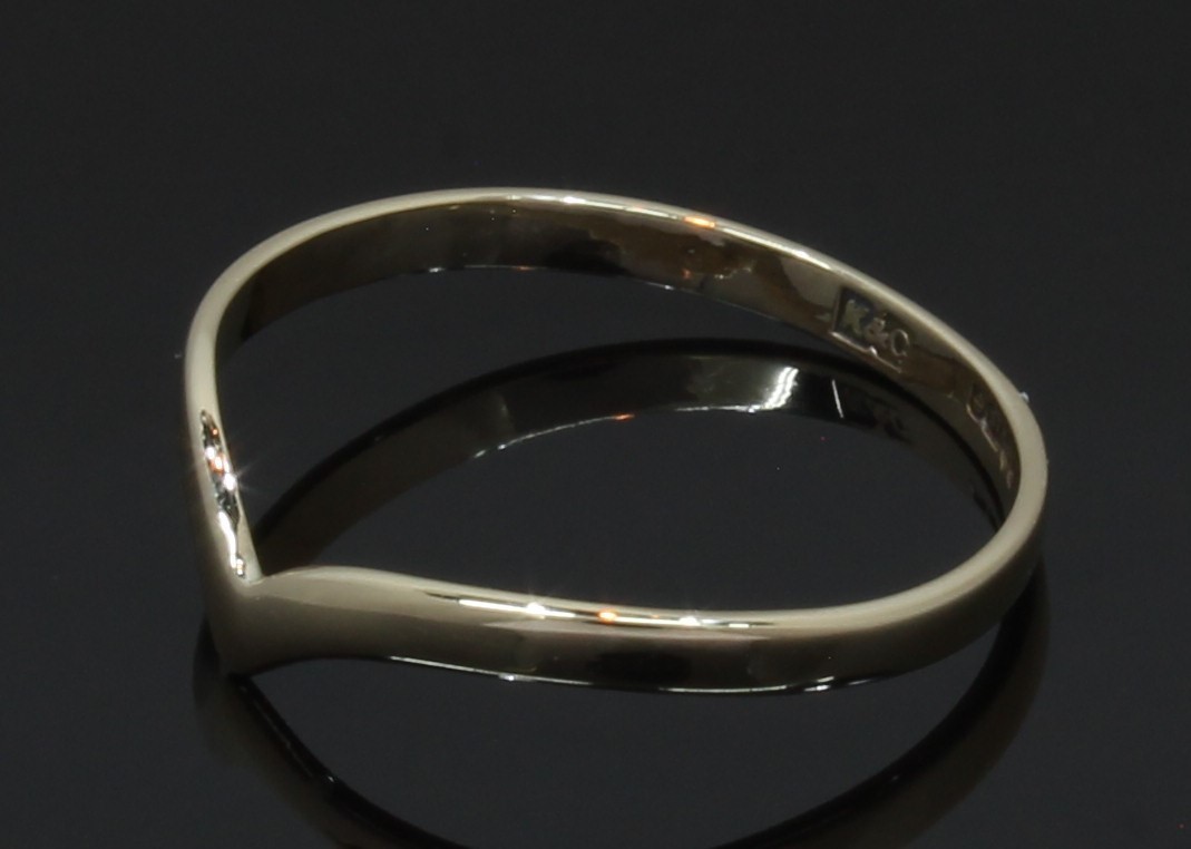 9 Carat Yellow Gold Plain Lightweight Wishbone Ring Size N (80.26.480)