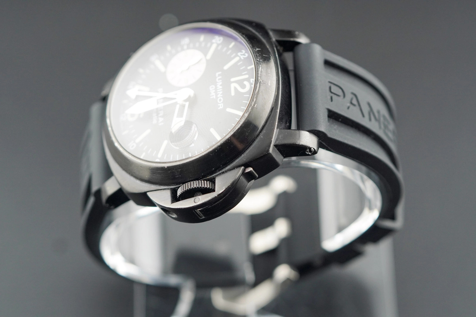 Panerai Luminor Gmt Automatic Black Dial on Leather PAM00088