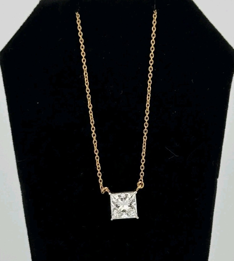 9 Ct Certified Treated Gorgeous Triple Layered White Diamonds Pendant.925 Silver