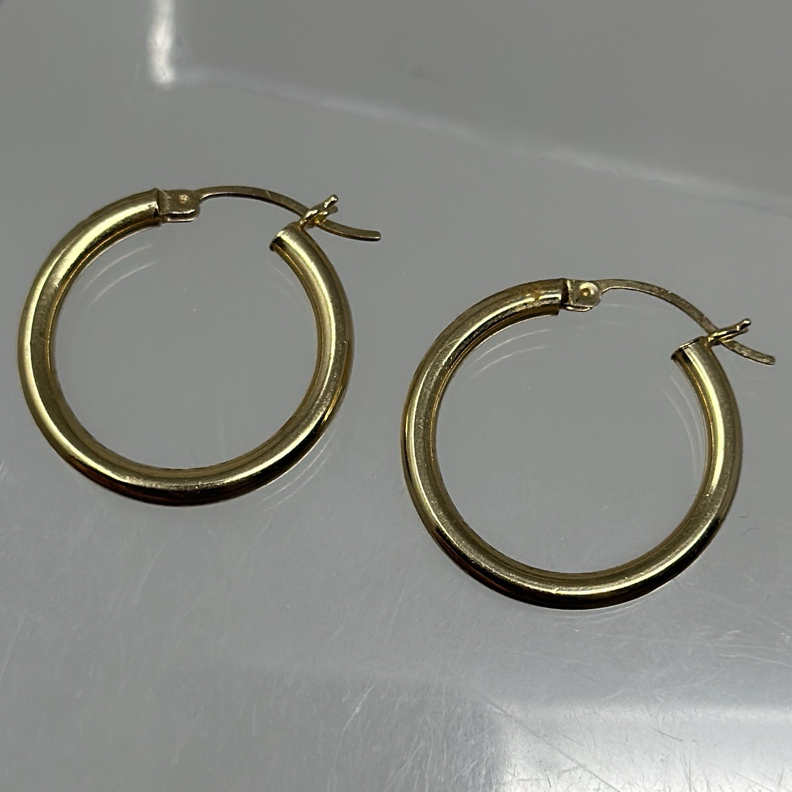 Vintage 14k Yellow Gold Hollow Tube Hoop Earrings 1” 1.9g Everyday Wear Casual