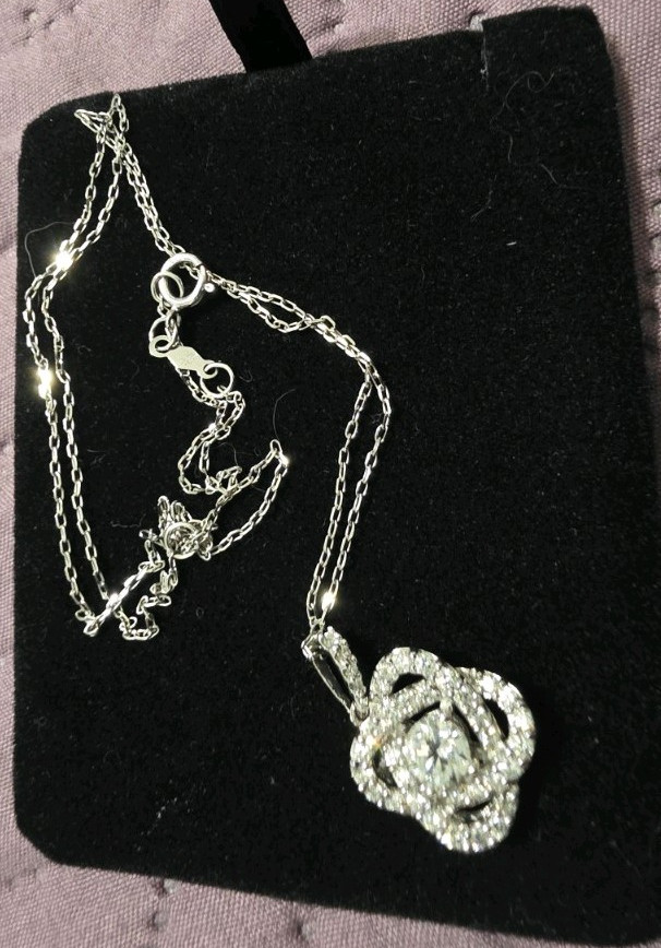 Kay Jewelers 14k White Gold Round White Diamond “Circle Of Life” Cable Necklace