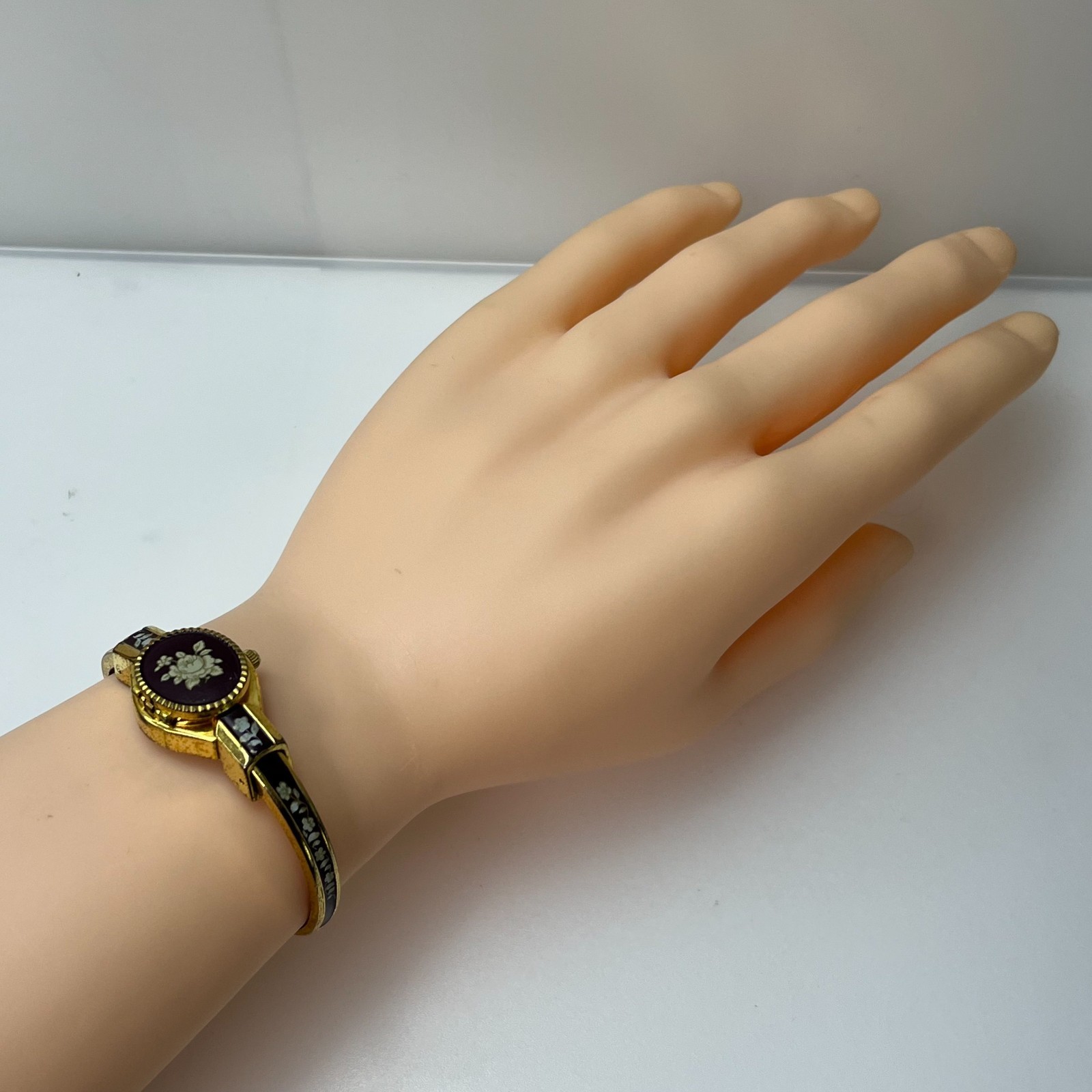Vintage Andre Mouche Swiss Enamel Floral Cover Qz Bangle For Parts / Repair#084B