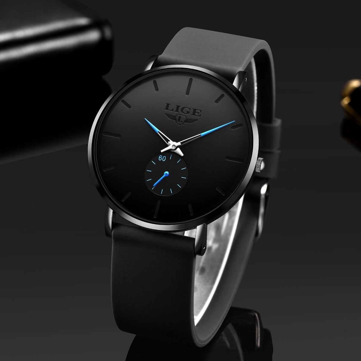 Men Watch Ultra-thin Quartz Second Dial Waterproof Daily Man Wristwatch Boxed
