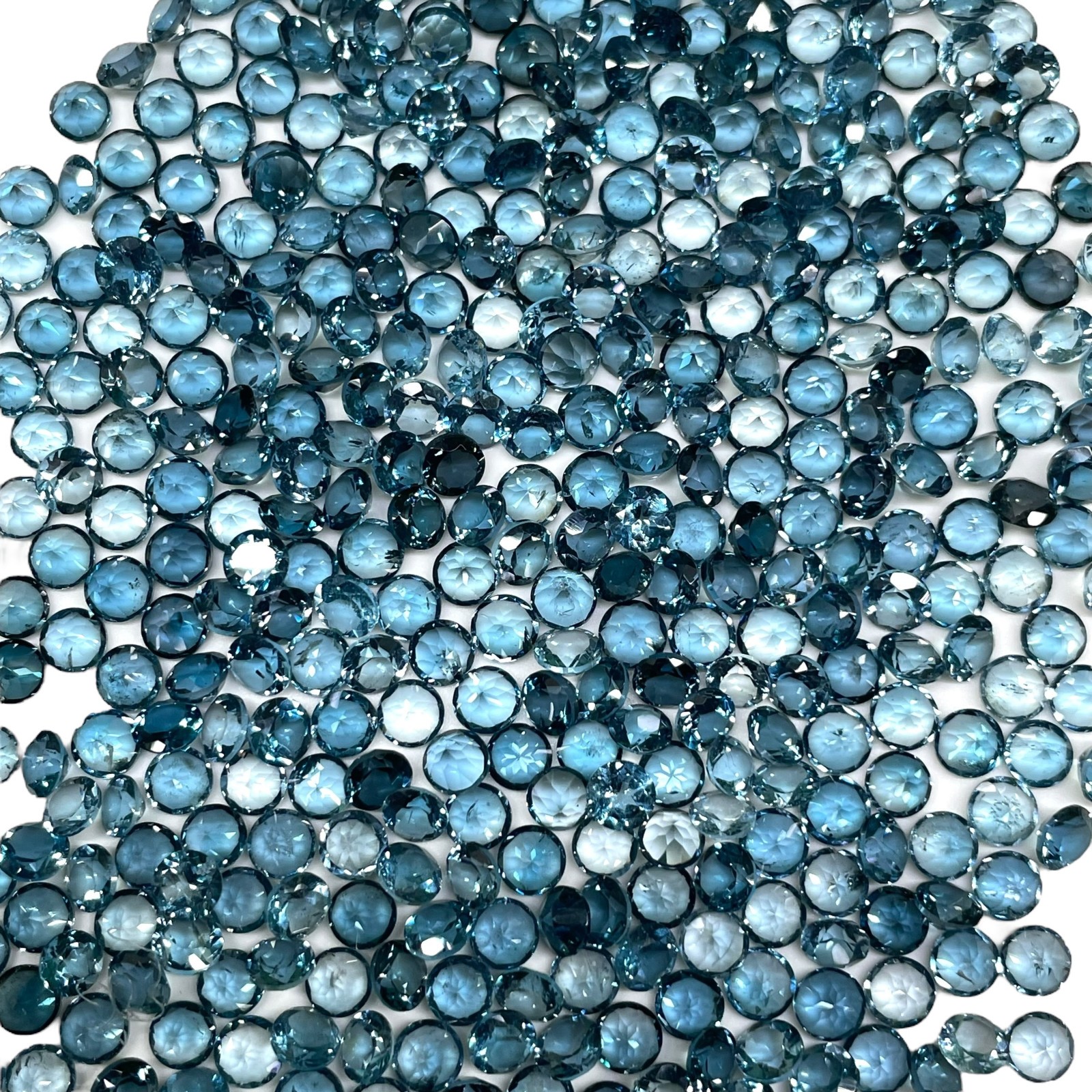 VVS 15 Pcs Natural London Blue Topaz 4mm Round Cut Loose Gemstone Wholesale Lot