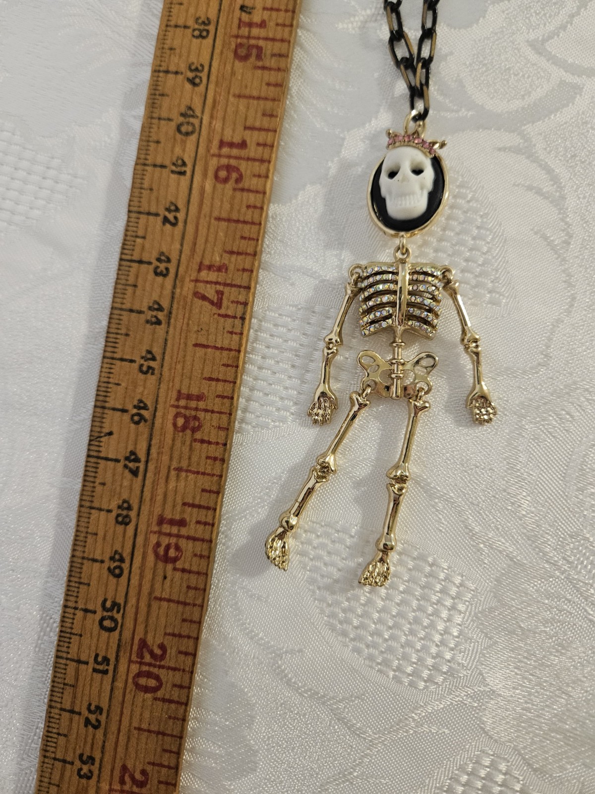 Betsey Johnson Cameo Critter Skeleton Wearing Crown Pendant Extremely Rare – 4