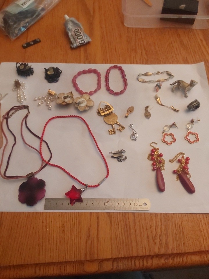 Costume Jewelry See Last 2 Pictures 4 Description Of Everything