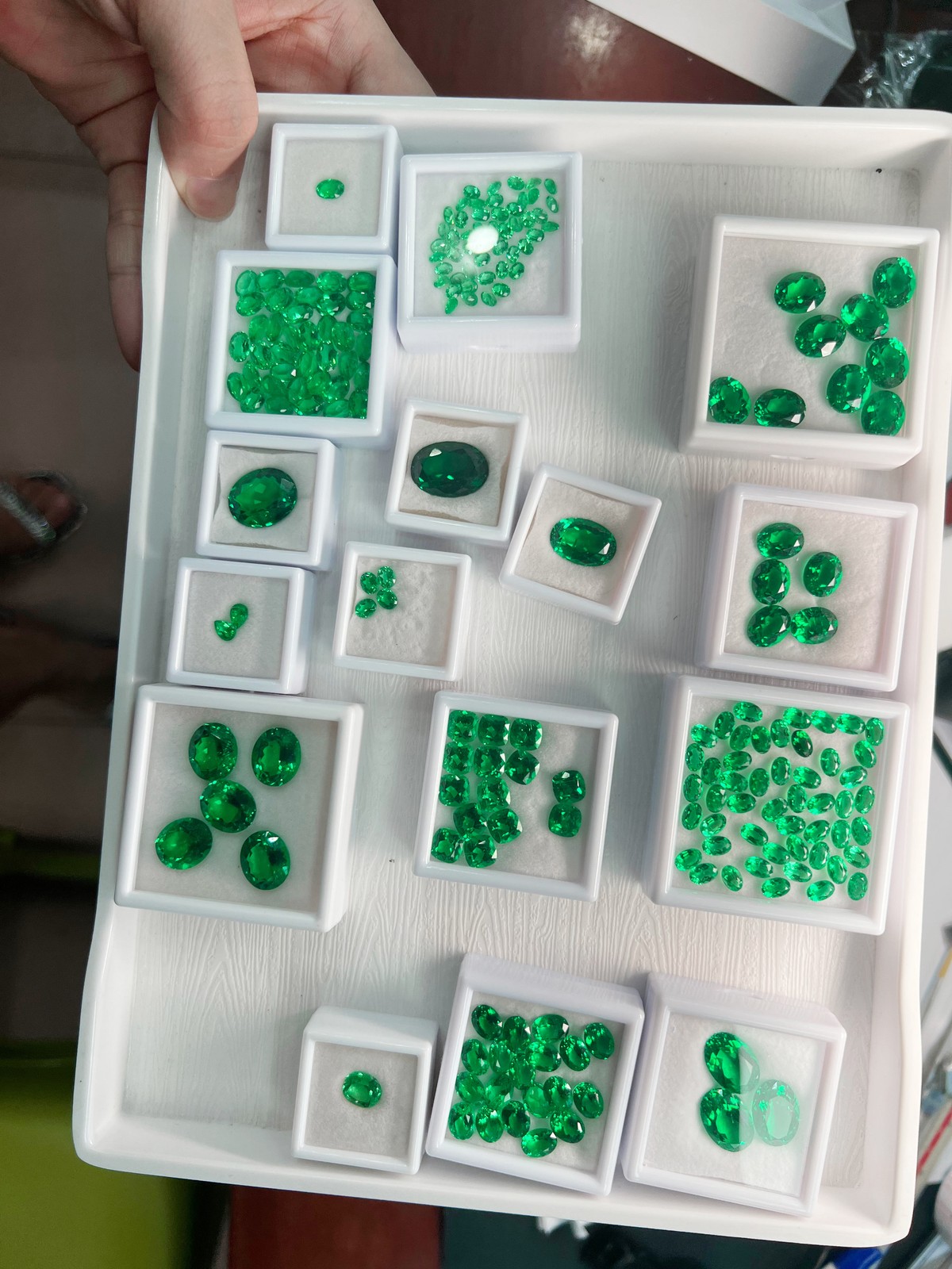 Lab Grown Columbia Emeralds 0.5-5ct Oval Cut Gemstone VVS1 for Jewelry AGL