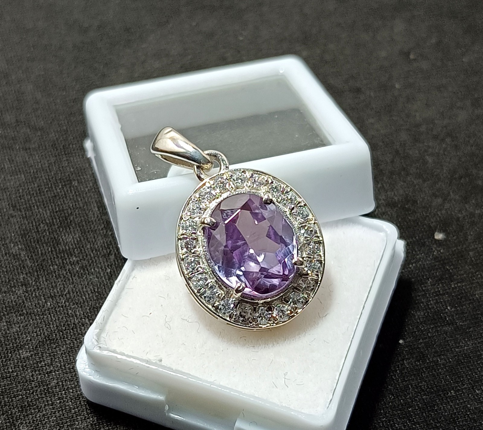 16.60 Ct Natural Alexandrite Pendant – Certified Color-Change Gem in Silver 925