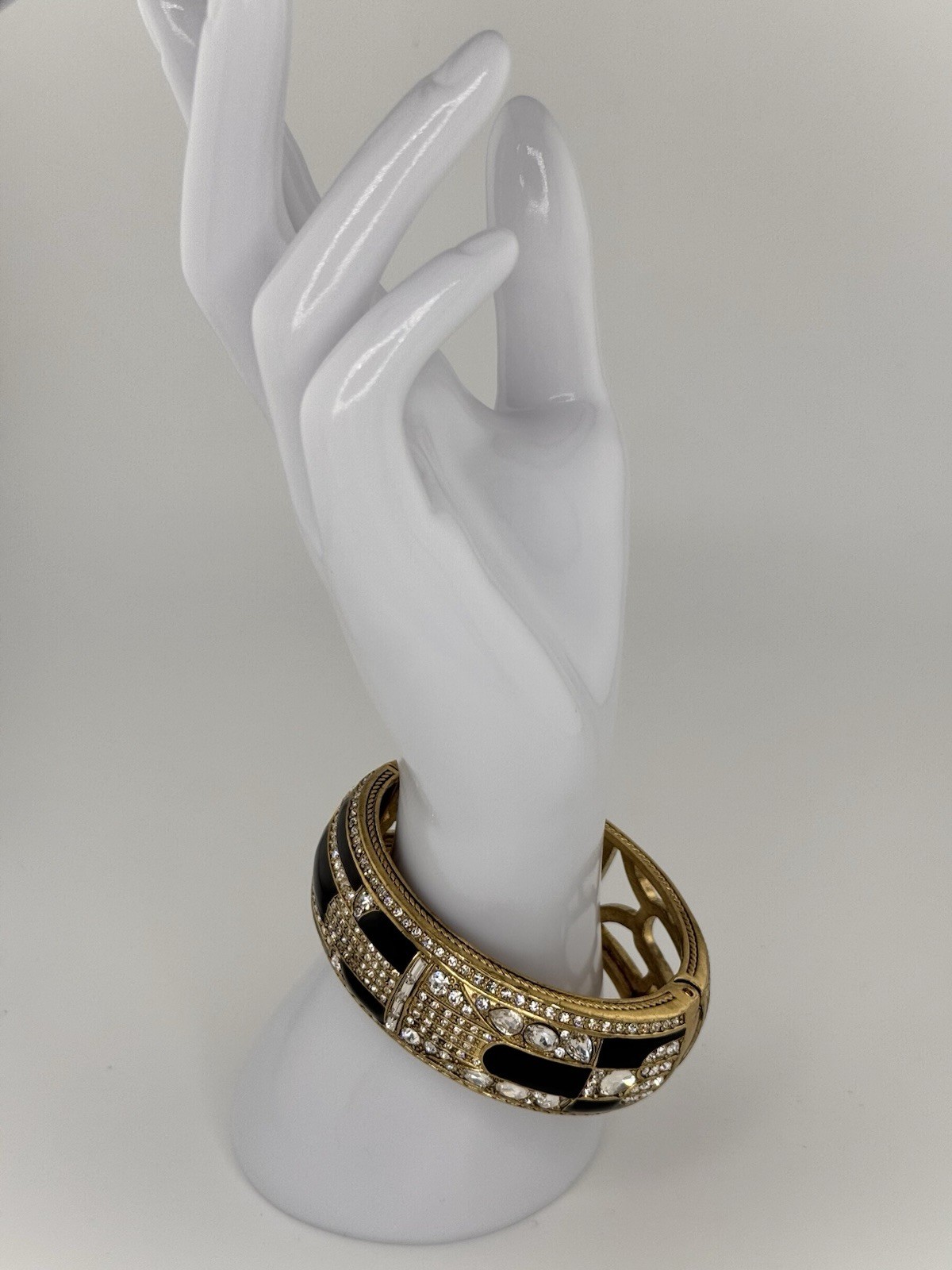 Heidi Daus “To Tie For” Signed Swarovski Crystal Hinge Bangle *Rare*