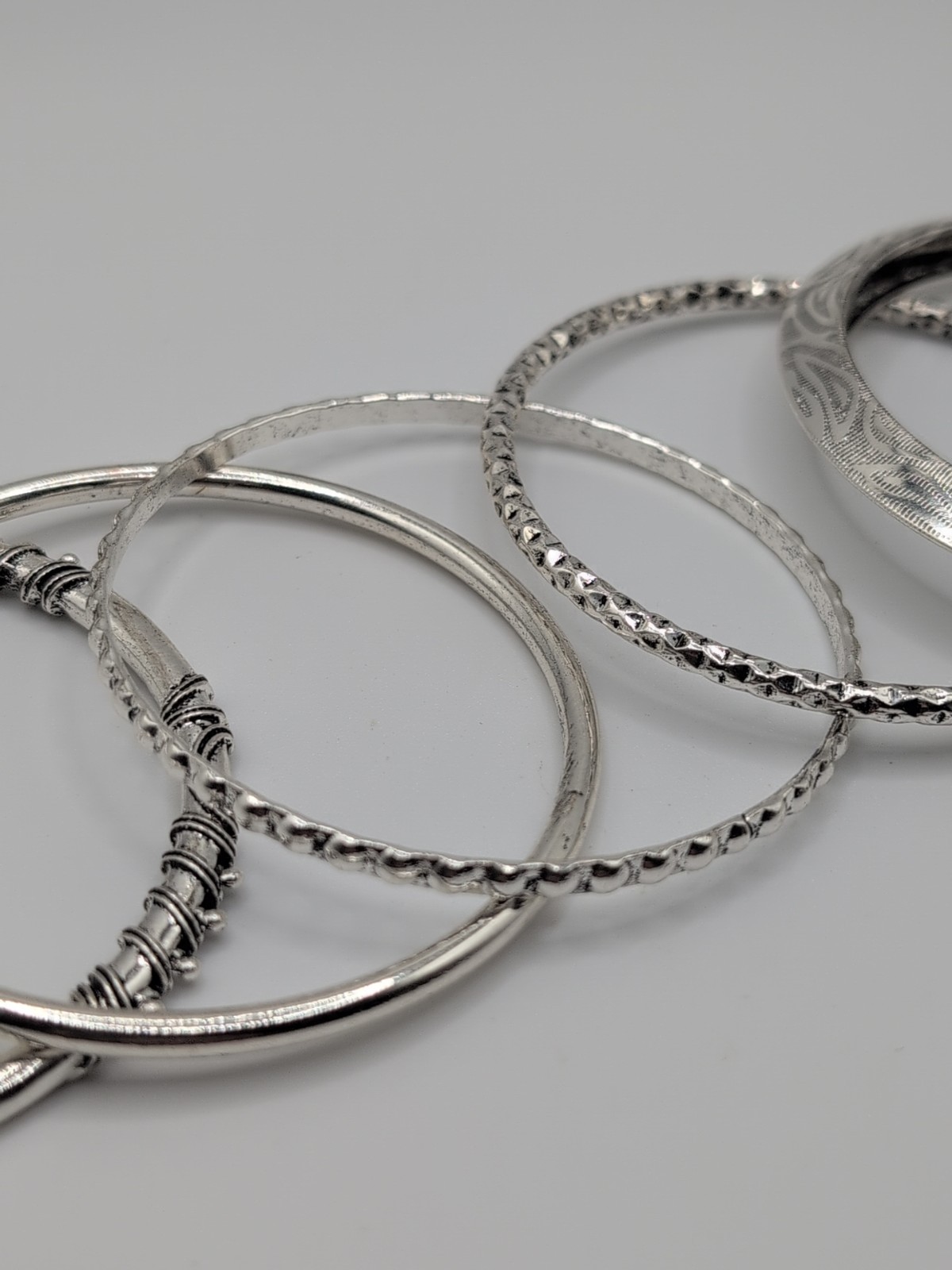 Signed C1046 5 Silver Tone Bangle Bracelet Set With Charms 8.5″