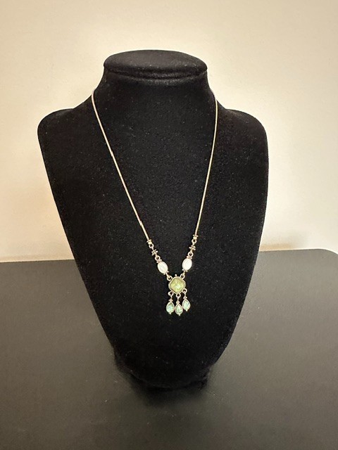 Art Deco Gold Tone Vintage Pendant Necklace Snake Chain 16″ with 3″ Extender.