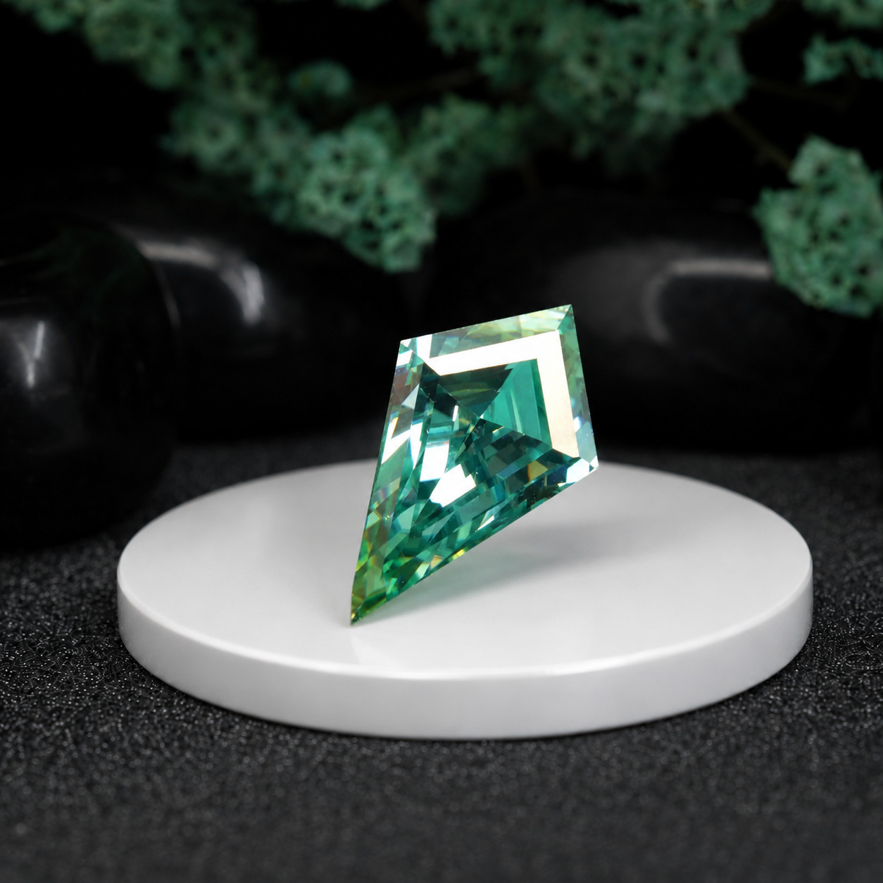 Kite Cut Green Moissanite Loose Stone VVS Lab Created Gem for Custom Jewelry