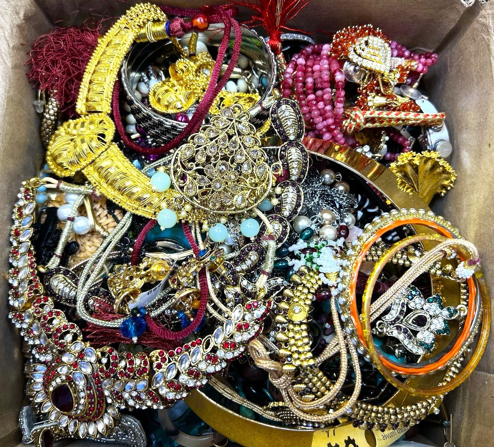 FREE SHIP! 5 Pound Lb Unsorted Huge Lot Vintage Jewelry Junk & Good Treasure